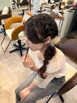 ルィーズ(Lui:z) ヘアアレンジ 編みおろし お呼ばれヘア 参列ヘア