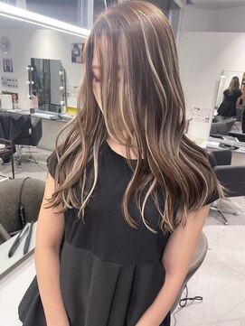 キング 高槻(K!ng) 縮毛矯正髪質改善ハイライトレイヤーカット枚方美容室エクステ