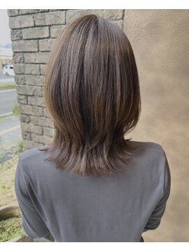 ジャンナ(Janna) ナチュラルレイヤー