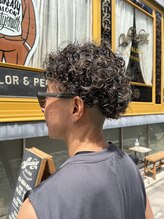 スピークイージー サルーン ビューティースミス(Speakeasy Saloon Beautysmith) 2ブロックパーマ