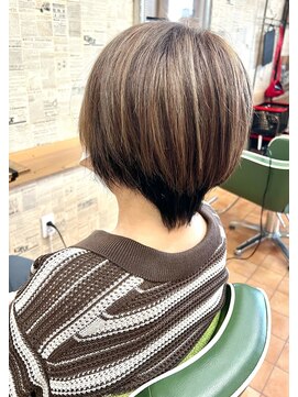 ベルナ(BELUNA) 白髪ぼかし × ショートウルフ ヘアー★