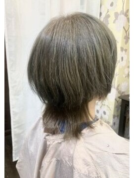 テテクルー(tete et clou) 色味をしっかりと出したアッシュグレージュ