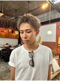 スパイキーショートダブルカラーミルクティーベージュ眉毛カット