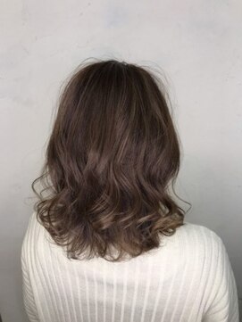 フロール(Flor) 【flor 戸塚】*やわらかブラウンボブディ+無造作カール*