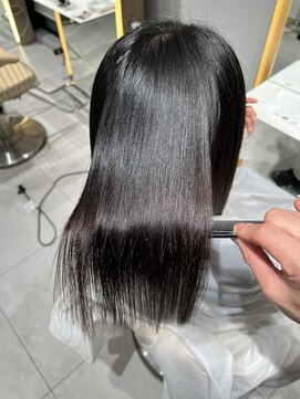 ロンドメリア 天神大名店(Lond Melia) ★グレージュカラー斜めバングデザインカラーシルキー ベージュ