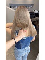 ラル 立川(lar)&nbsp;ブリーチ1～2回で作れるblond color_前髪マチルダボブ