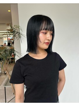 ヌール(Nuru) bob×navyblue