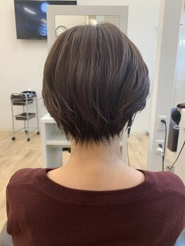 マンスリー シュシュ(monthly chou chou)の写真/《お手頃価格×高技術の白髪染め＆髪質改善に大満足のお声多数◎》白髪染めリタッチカラー+シャンプー¥2750