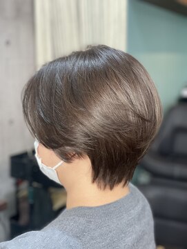 ルアン(Luan) シルバーアッシュ×ショートボブ