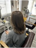オリーブベージュ