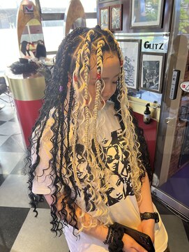 グリッツ (GLITZ) ボヘミアンブレイズ横浜石川町駅徒歩30秒!