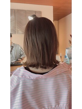 ゴットイール(GOTTO eel) やわらかブラウンの外はねミディ