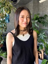 【縮毛矯正】髪の負担を抑え、ナチュラルな艶と滑らかさを叶える縮毛矯正で扱いやすい美髪ストレートに。