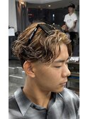 ハイライトパーマセンターパートツイストスパイラルショート