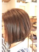 ツヤ感と透け感がとにかく凄い!大人ショートボブ