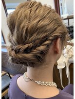 カミナ(KAMINA)&nbsp;お呼ばれヘアアレンジ。