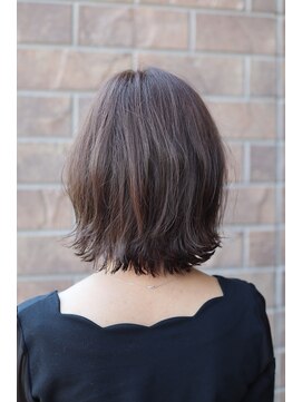 エマ(Emma) 可愛いアッシュカラー