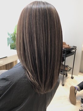 リリー(RILLY) *細めナチュラルハイライト*