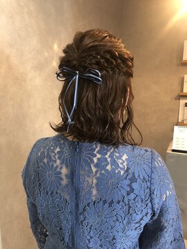 シロトータルデザイン(shiro total design) ゆるふわハーフアップ