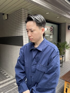 ウェルネス(Wellness) スパイラルツーブロックマッシュアップバングコンマヘア15