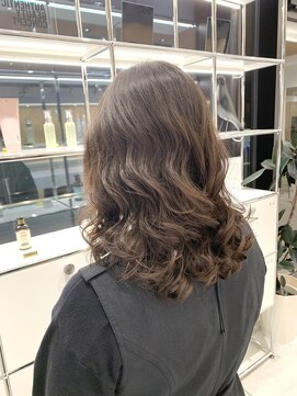 ステアケース 武蔵小杉店(stair:case) ミディアムスタイル　【コテ巻き風パーマ】　武蔵小杉