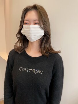 クム(QUMU) オリーブベージュ×かきあげバング
