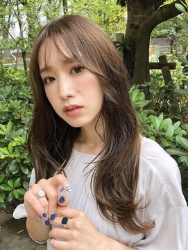 ビュートリアム 広尾(BEAUTRIUM) 広尾　恵比寿　白金　ロングヘア　前髪あり　アッシュベージュ