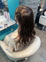 リエラ 新宿(RIERA) 髪の毛リボン編み込みハーフツイン