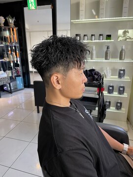 アイズ 海老名(AIZU) ツイストスパイラルパーマ メンズパーマ 海老名 眉毛カット