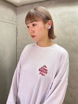 マジコ 原宿(Magico) ホワイトグレージュ/デジタルパーマ/フェザーパーマ/原宿