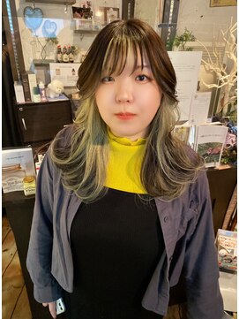 ソア(Soar) 【肌馴染み感が抜群♪】外ハネ×インナーカラー