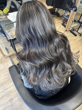 ベアトリーチェ(Beatrice) バレイヤージュカラー