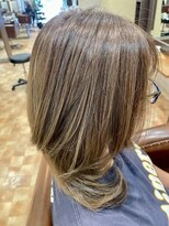 アイニ 河内小阪店(aini)&nbsp;白髪ぼかしカラー白髪ぼかしハイライト大人ショート30、40、50代