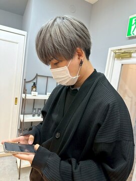 オゼル(OZEL) OZELらしい色気と抜け感を兼ね備えた、好印象マッシュ。