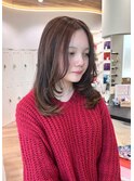 レイヤーカットナチュラルベージュミディアム
