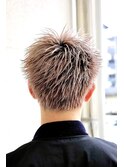 ブリーチカラー×スパイキーショート