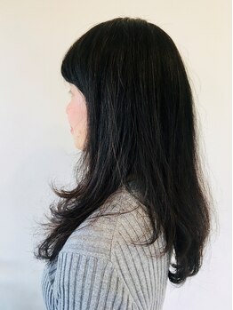 ヘアーラボ アンバーの写真/季節に合わせて華やかにカラーチェンジ。柔らかいブラウンや寒色系カラーで大人女性に人気の上品な色味へ♪