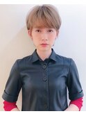 マニッシュ　ネイビーカラー　美髪　フレンチボブ　ショート