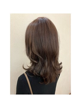 エルサフィロ キタハマ(el zafiro kitahama) 20×30×40代×ツヤカラー×レイヤースタイル×軽め外ハネ