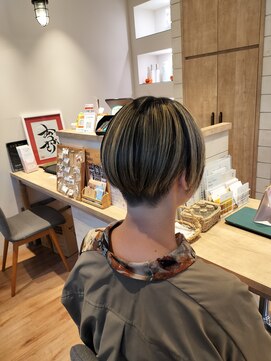 ハチマルハチ エアー 向ヶ丘遊園店(808 air) ショートスタイルの抜きっぱなしハイライト@30代40代50代60代