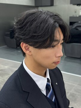 ジーニー 千葉(GENiE) ウルフ/センターパート/カルマパーマ/ニュアンスパーマ/古荘竜生