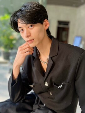 ユーフォリア 新宿通り(Euphoria) 韓国風センターパート/韓国ヘア/ニュアンスヘア/シースルー