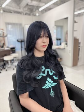 ハピネス 梅田茶屋町店(HAPPINESS) ネイビーブルー ぱっつん前髪 韓国風巻き 小顔前髪