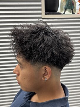 ガオプロデュースバイレボ(gao produced by revo) 短髪ツイストピンパーマアップバングフェードツイストスパイラル