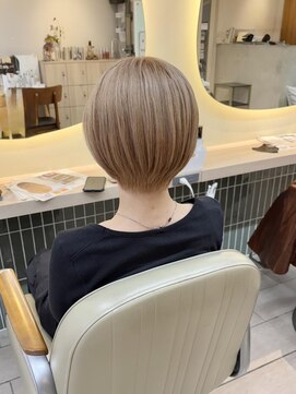 テトラ バイ ネオリーブ 横浜西口店(tetra by neolive) ショート　ハイトーン　ミルクティーベージュ　ブリーチ横浜★