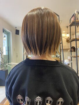 リタ(Lita) 切りっぱなしボブ