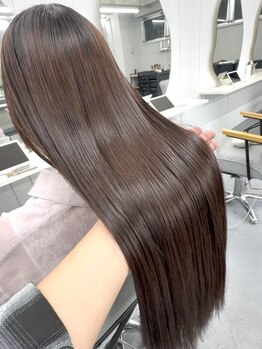 テープ(TAPE)の写真/ダメージレスで艶のある美髪に!思わず触れたくなる、自然なストレートヘアで毎日のスタイリングも楽しく♪