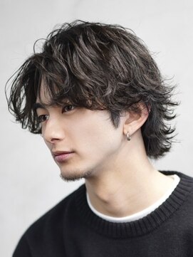 フィフス トウキョウ (fifth TOKYO) 渋谷波巻きパーマメンズカットシャドウセンターパートウルフヘア