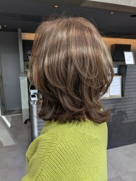 コティ(Kotii) 【上品な魅力】ミディアムレイヤー×透明感フォギーベージュ