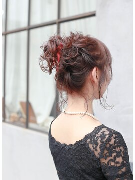 ホワイトルーム(White Room) リボンを使ったお呼ばれヘア♪